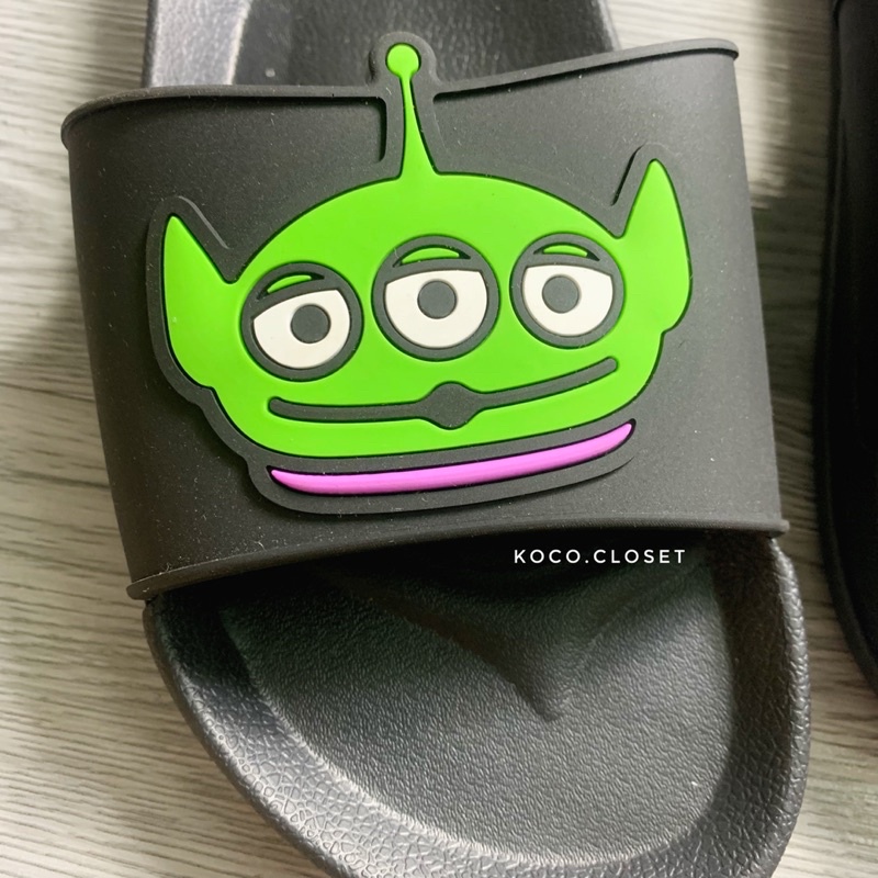 Dép Spao Toy Story Black Alien Chính hãng
