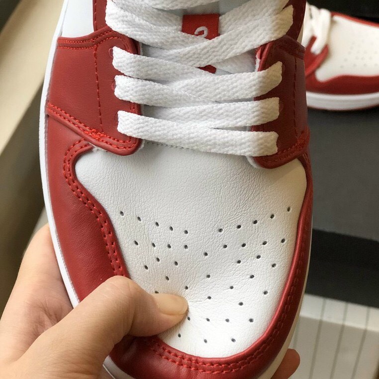 [Bản đẹp] Giày jordan1 cổ thấp đỏ trắng, giày sneaker JD1 low trắng đỏ thấp cổ nam nữ full box+bill | BigBuy360 - bigbuy360.vn