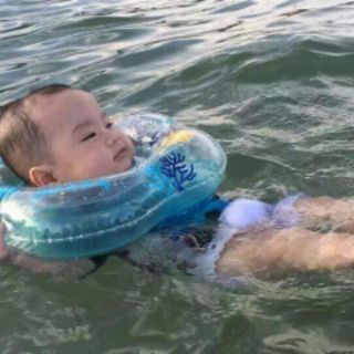 phao đeo cổ tập bơi cho bé