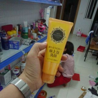 Sữa rửa mặt Aqualabel Vàng cận date tháng 7 2020