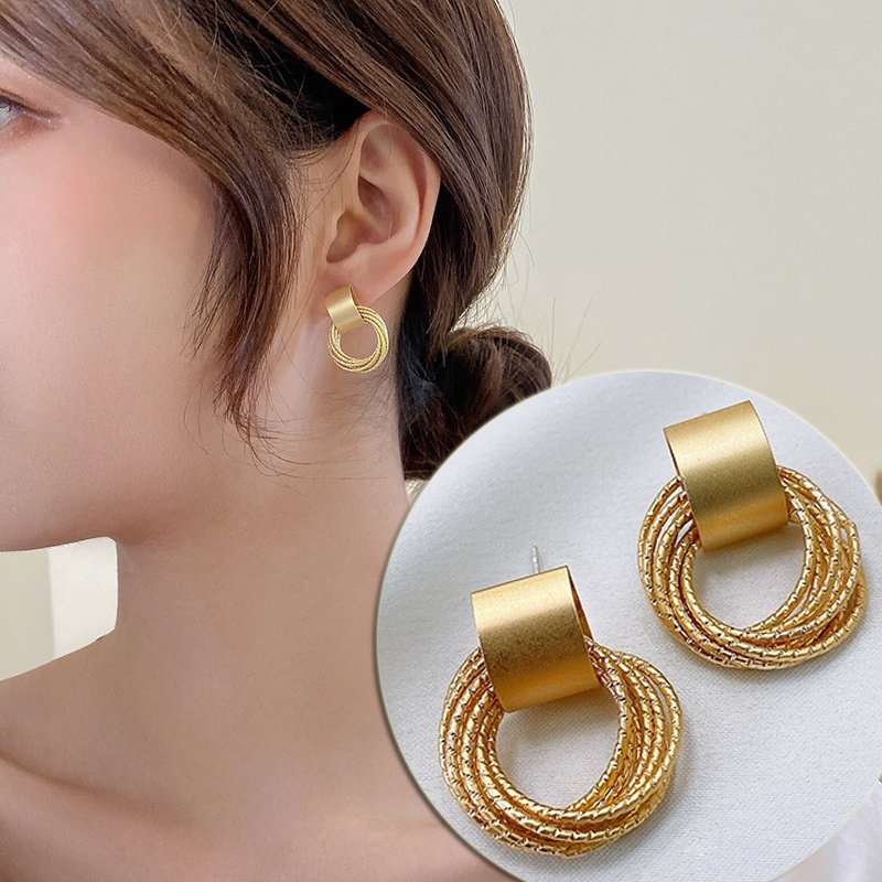 Khuyên Tai Nữ Hoàng Phong Cách Âu Mỹ Thời Trang Mới