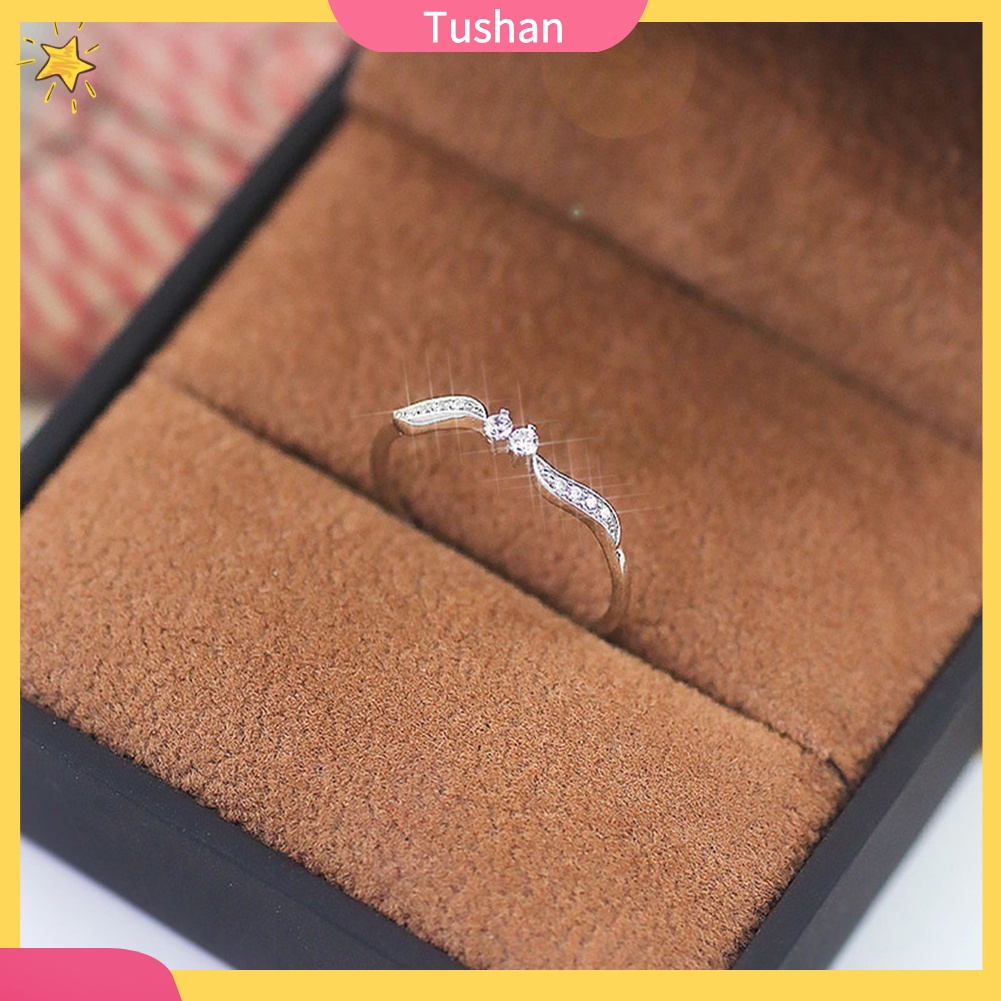 Nhẫn Đính Đá Hình Chiếc Lá Sang Trọng Nữ Tính