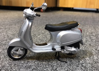 Vespa LX125 tỉ lệ 1:18
