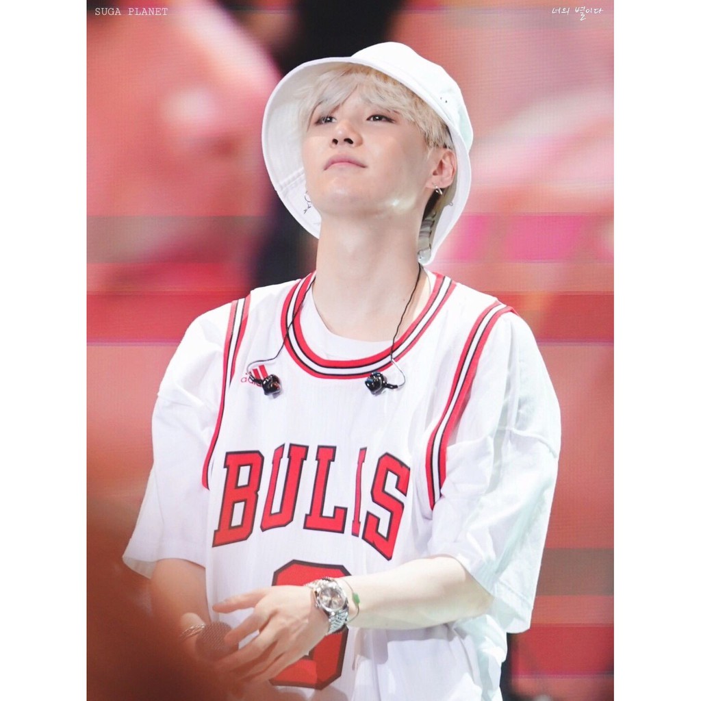 Mũ Bucket Trắng Giống Suga