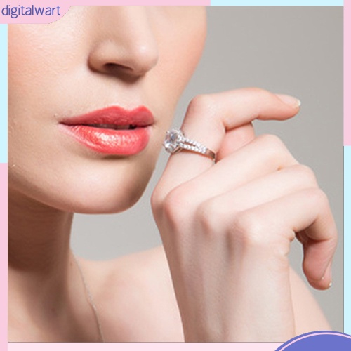 Nhẫn mạ bạc đính đá sang trọng