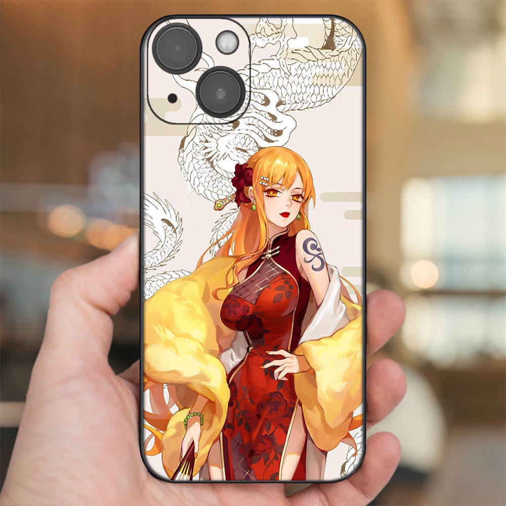 Ốp lưng iPhone 13 dẻo đen cạnh vuông in hình Nami One Piece Đảo Hải Tặc