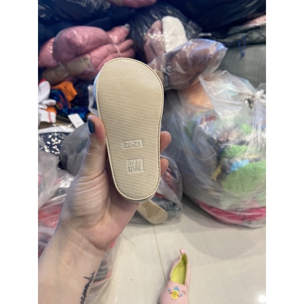 Giày cói hm màu hồng cho bé gái