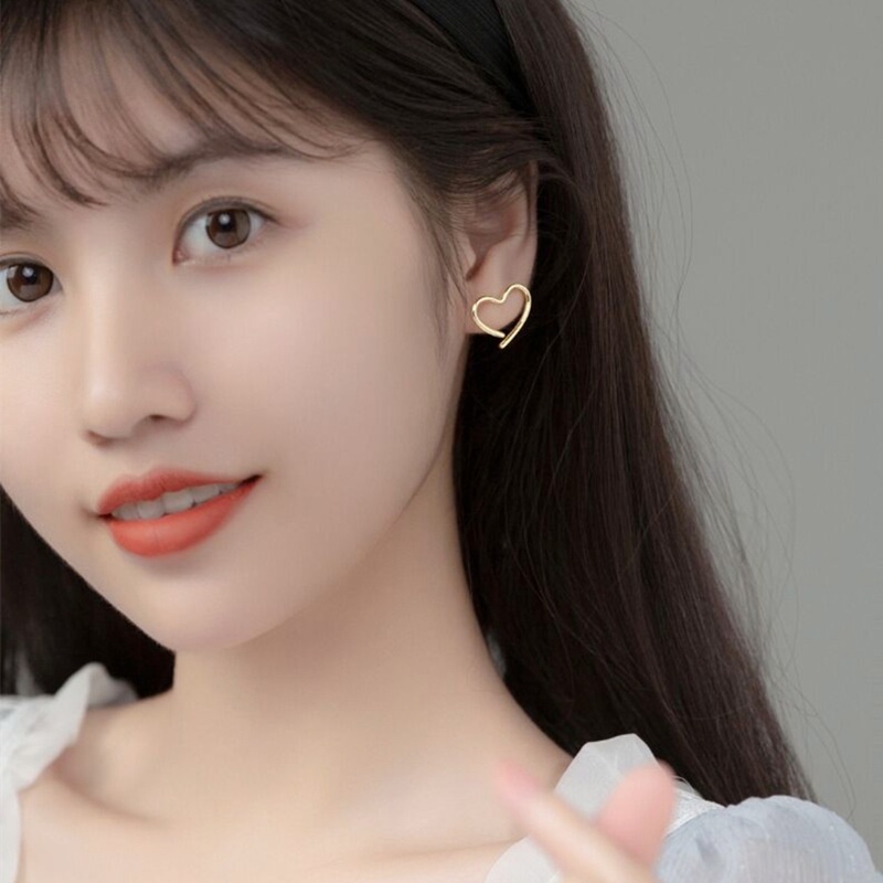 Đôi Khuyên Tai Hình Trái Tim Thời Trang Dành Cho Nữ