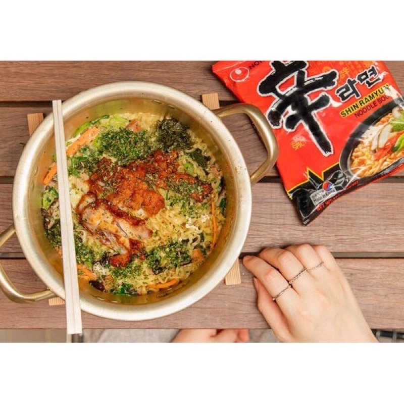 Date mới nhất - Lốc 5 gói mì cay Shin Ramyun Nongshim Hàn Quốc gói 120gr