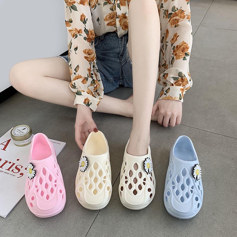 Xăng đan Đế Bằng Chống Thấm Nước Họa Tiết Hoa Cúc Xinh Xắn Cho Nữ