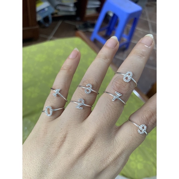 Nhẫn chữ số bạc ta nạm đá cz nhỏ