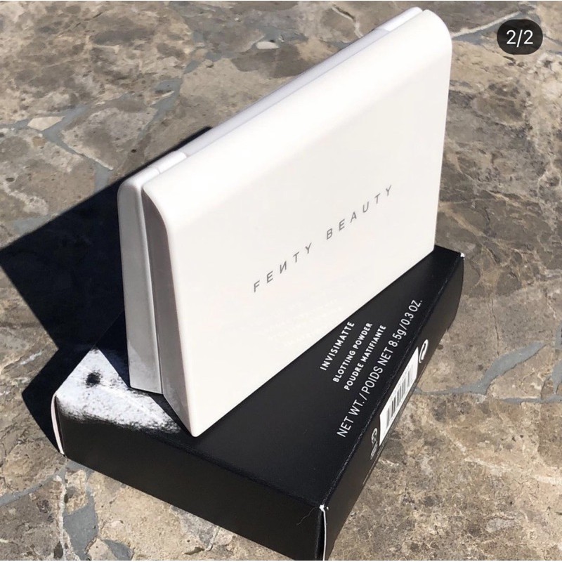 [ HÀNG MỚI VỀ ]Phấn phủ kiềm dầu ko màu Fenty Invisimatte Blotting Powder và Cọ Fenty Touch Up Brush 130 | BigBuy360 - bigbuy360.vn