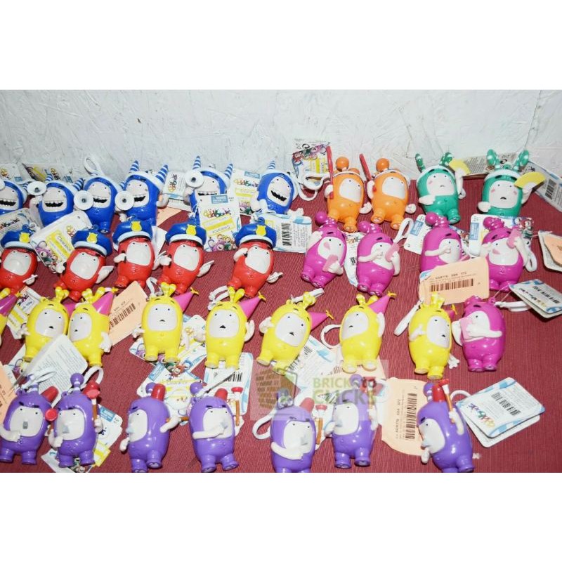 Móc treo cặp oddbods có âm thanh  size lớn 4*8cm hàng Mỹ