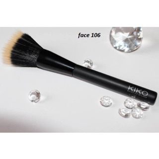 THANH LY CỌ TÁN KEM NỀN KIKO 106