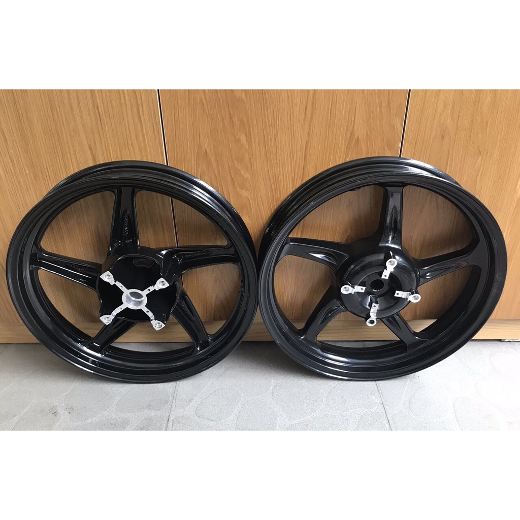 CẶP MÂM -VÀNH ĐÚC 5 CÂY ITALIA GẮN SH125, SH150 VIỆT NAM