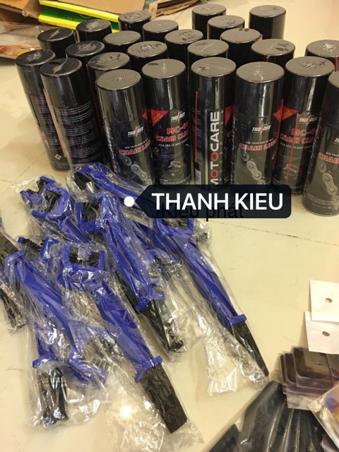 Vệ sinh sên xe Thunder/ Rửa sên Dưỡng sên 2 CHAI TẶNH BÀN CHẢI