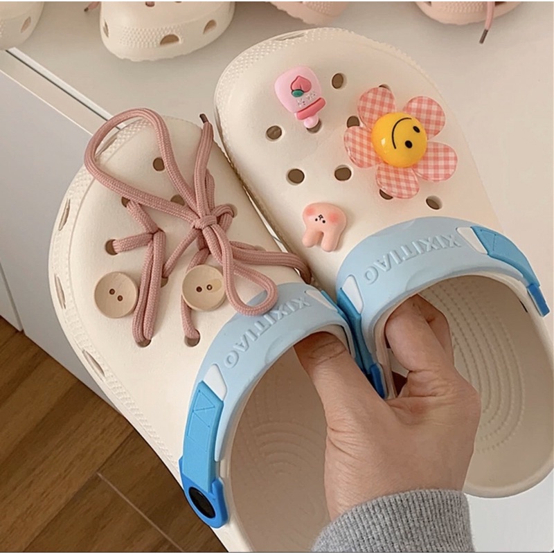 DÉP/SỤC KÈM STICKER HOA + DÂY DỄ THƯƠNG