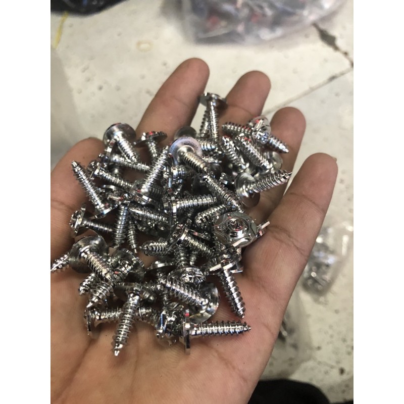 Ốc 5 li xoắn salaya găn áo yamaha. hoặc gắn bô e xe honda  vario- ab