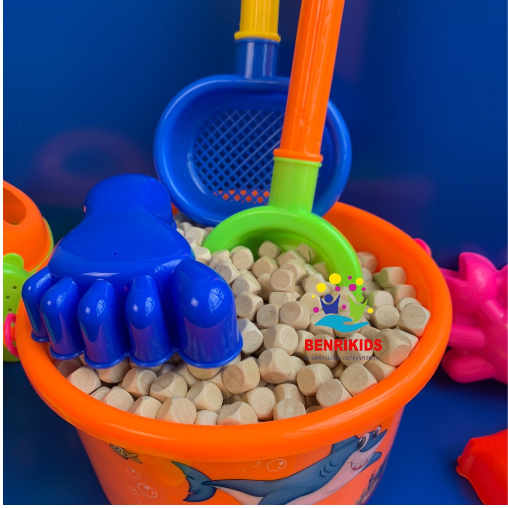 Bộ Đồ Chơi Xúc Cát Kèm Xô Cho Bé Chơi Xúc Cát Hạt Muồng Hạt Gỗ Benrikids
