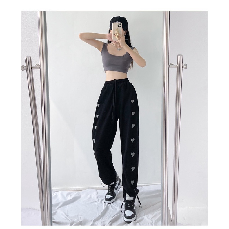 🆕Quần jogger tim trước KA Closet có 2 màu Đen Trắng 2 size M, L chất umi đanh mịn không xù dầy, tim đẹp, chun ống HOT