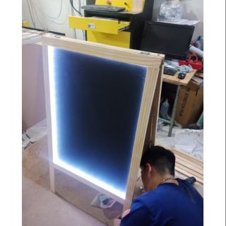 Bảng Led điện 2 mặt 4 chân (tặng kèm bảng treo+ phấn viết)