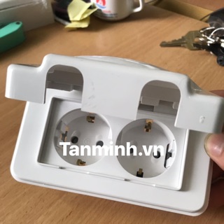 Ổ cắm chống nước cả đế