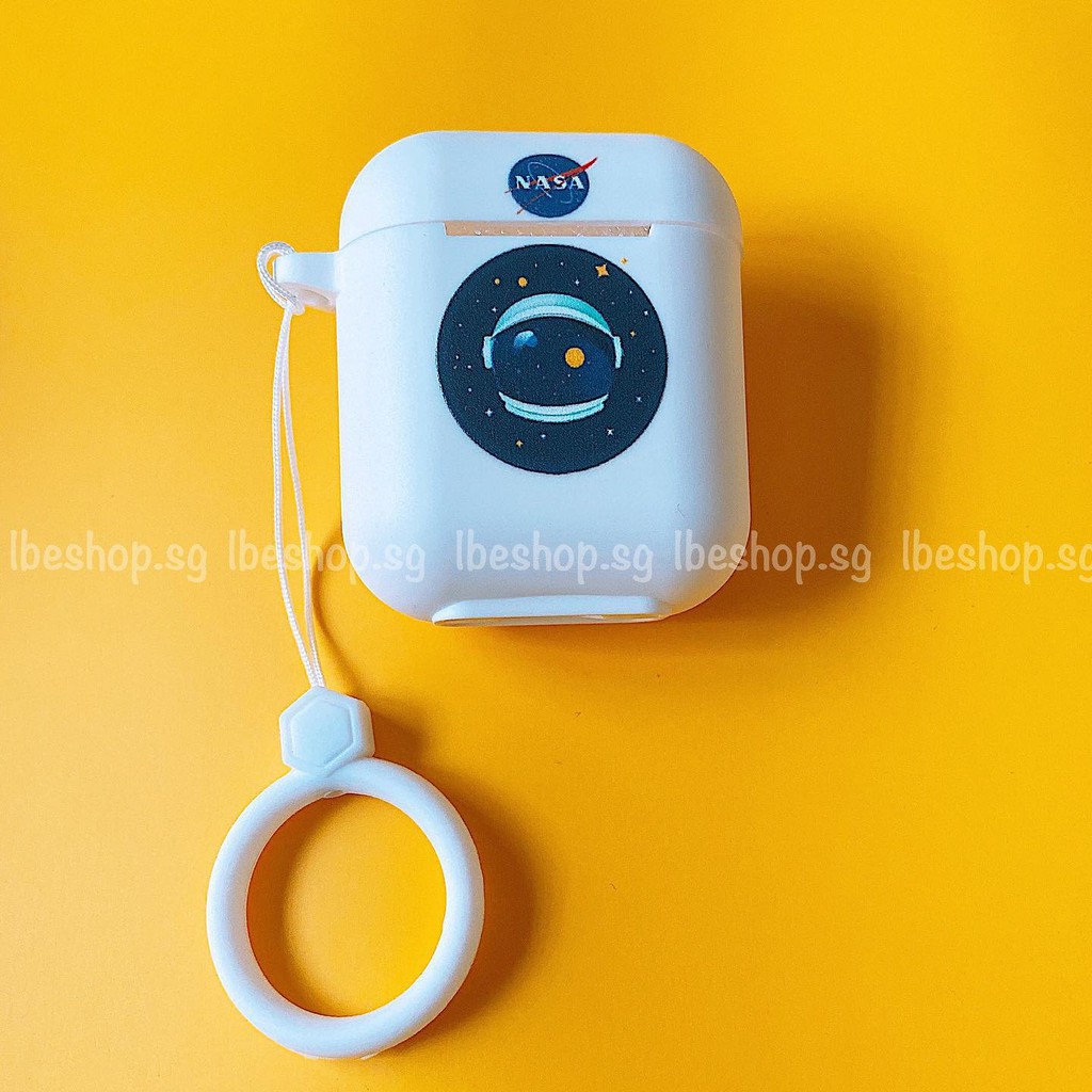 Ốp Bảo Vệ Tai Nghe Case Airpods 1 2 Trắng Đen In Hình Chất Liệu TPU Kèm Keyring