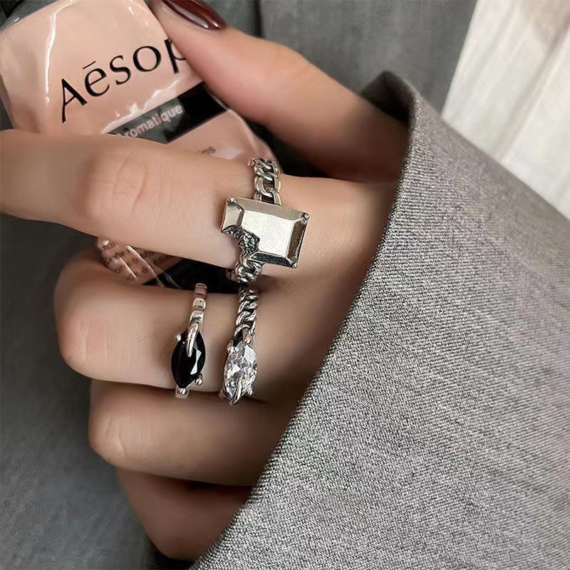 Nhẫn Hở Phối Dây Xích Đính Đá Zircon Kiểu Vintage Hàn Quốc Thời Trang