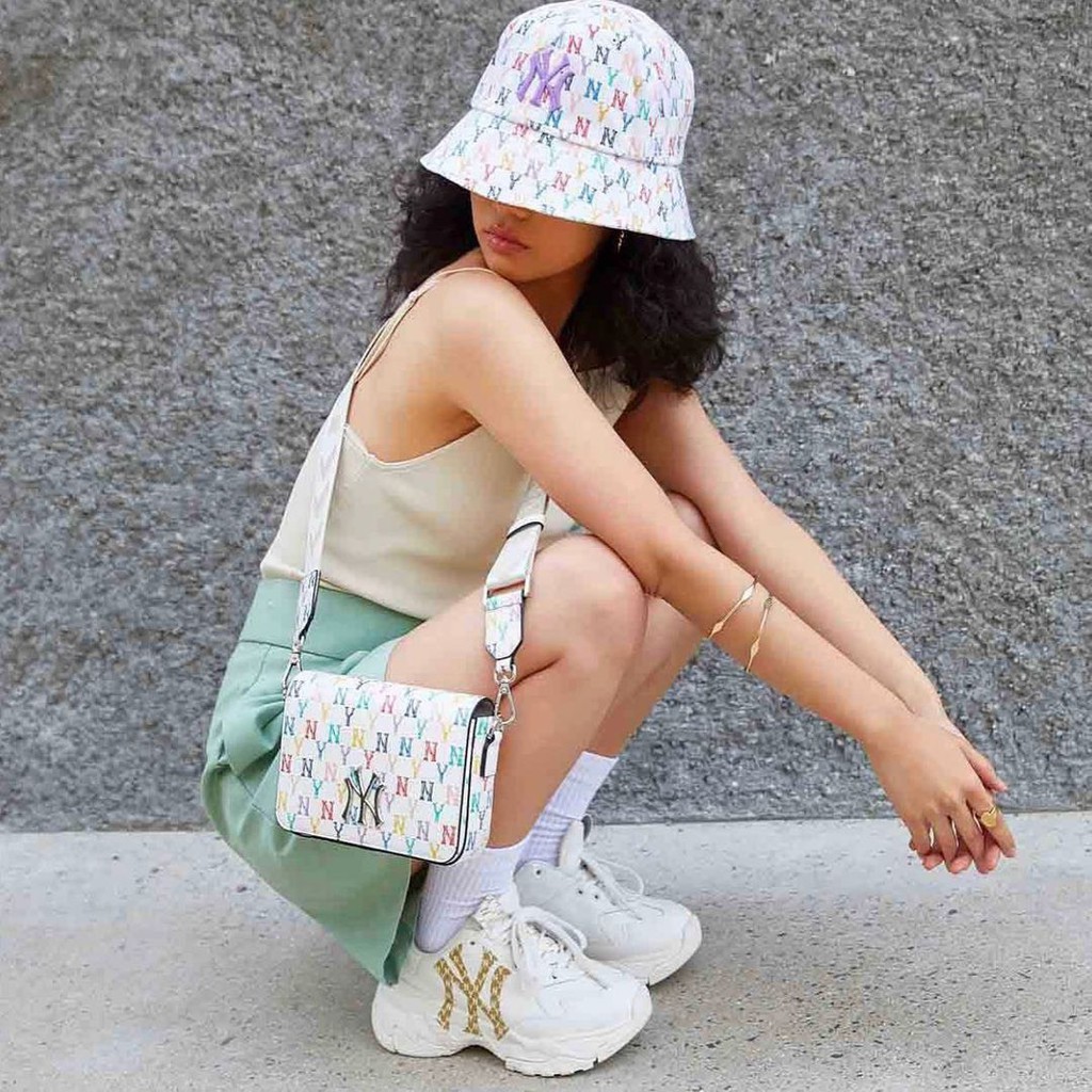 (Tqxk 1:1) Túi đeo chéo trắng phối màu M//L//B T/Q/X/K đủ 4 màu đẹp không tì vết