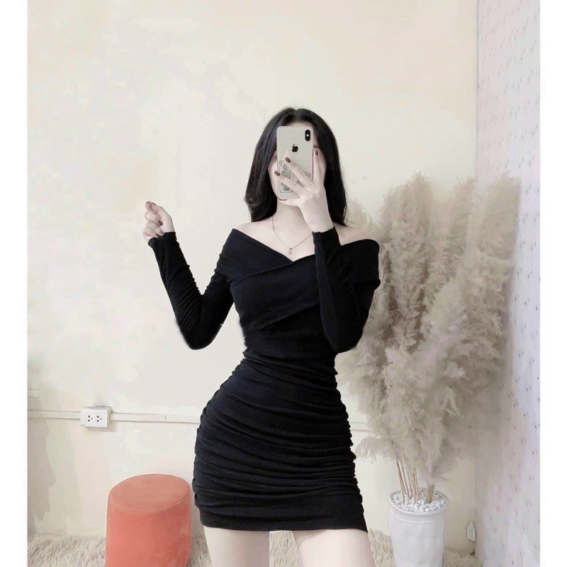 Đầm body trễ vai cổ V tay dài , đầm ôm đen cổ đắp dày