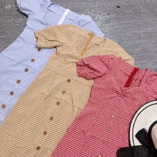 ĐẦM CARO CỔ VUÔNG NÚT GỖ