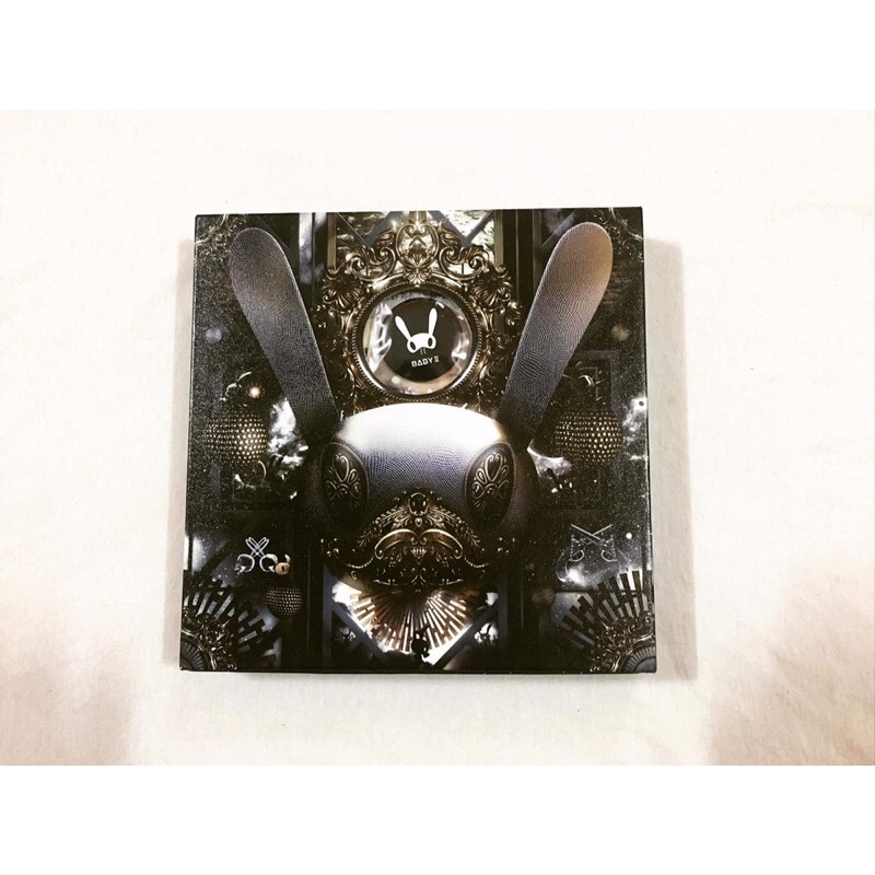 B.A.P mini album First Sensibility đã khui seal, gồm phôtcard như hình.