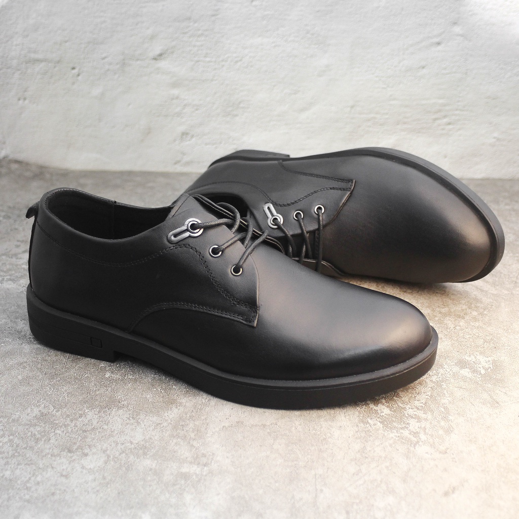 Giày nam da bò thật màu đen kiểu dáng phong cách đẳng cấp, phù hợp mặc quần âu, quần bò, quần vải - Mã sản phẩm: GL44