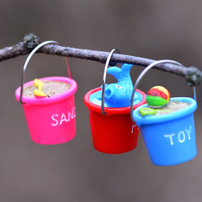 Charm (C100) slime/ Dụng Cụ Charm Trang Trí [Ko Keo &amp; Nút] Mô Hình Xô đi chơi biển (2.2x2.6 cm)