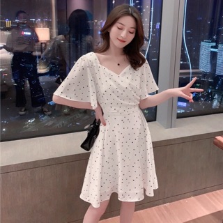 Đầm váy bi trắng xoè thắt eo