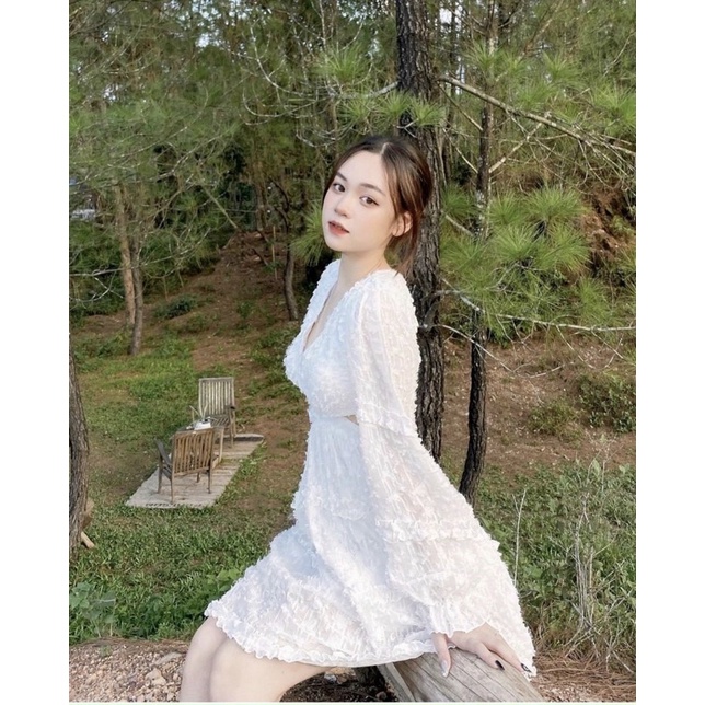Đầm lông vũ khoét eo hở lưng màu trắng