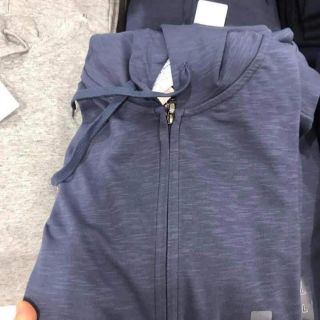 Áo chống nắng nam uniqlo