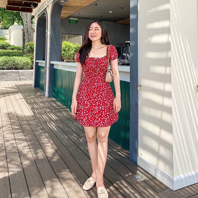 ĐẦM HOA ĐỎ VIỀN BÈO THẮT NƠ Kt
