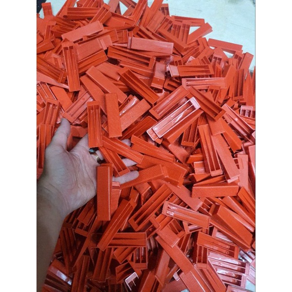 Túi 100 ke nêm cân bằng lát gạch