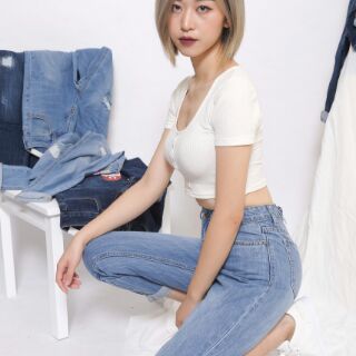Quần jeans thụng cạp siêu cao