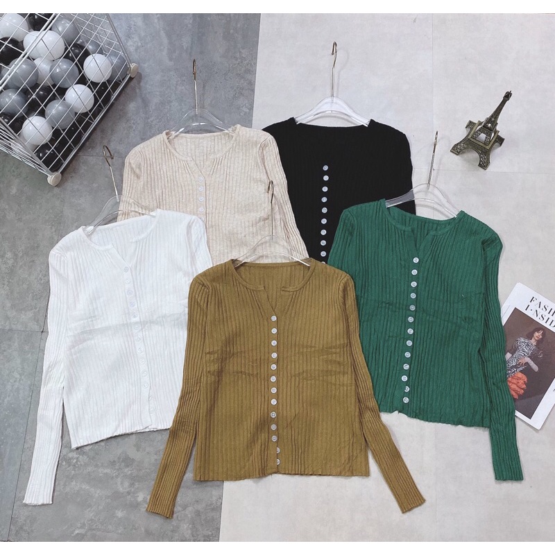 Áo cardigan len tăm nhiều cúc