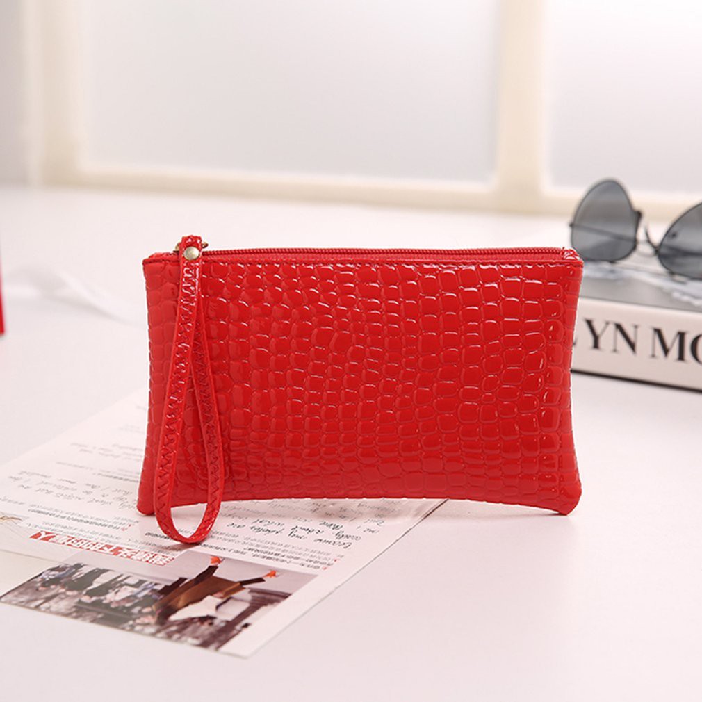 Ví cầm tay họa tiết da cá sấu thời trang dành cho bạn nữ | BigBuy360 - bigbuy360.vn