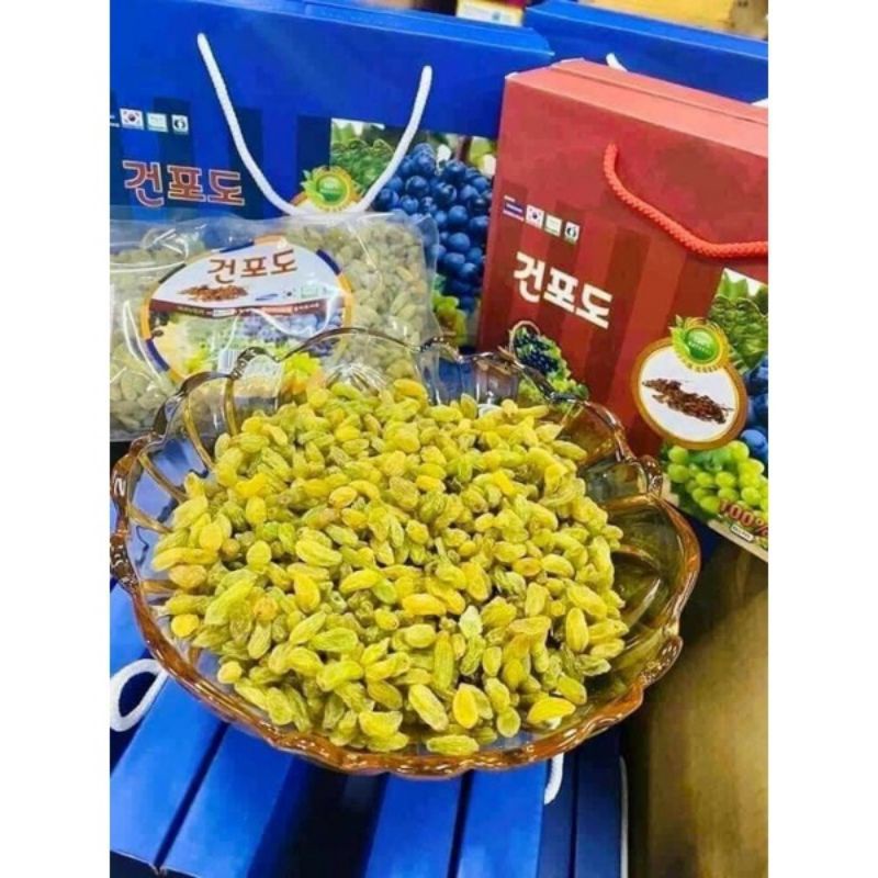 1 hộp nho khô siêu ngon 58000