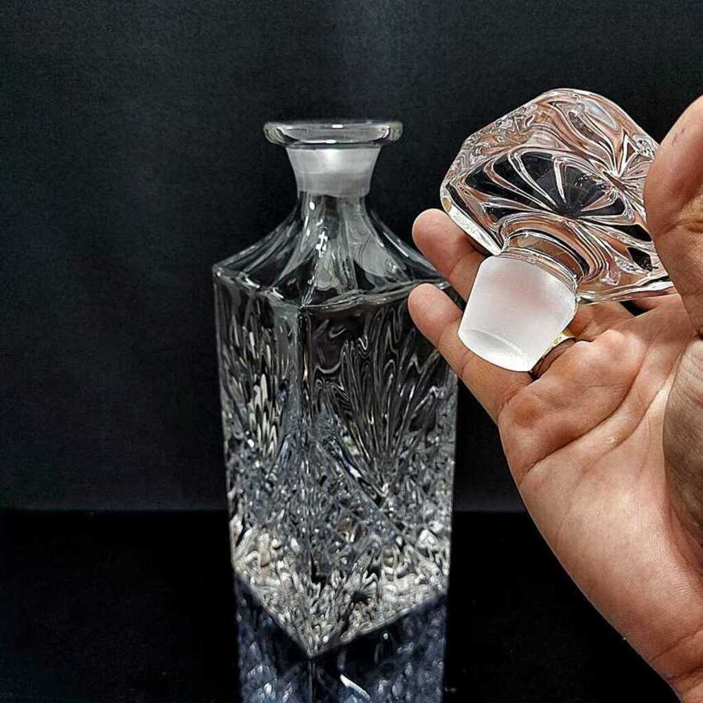 Vỏ Chai Đựng Rượu Đẹp 700ML pha lê mẫu vuông cao hoa văn nổi – Bình Pha Lê Đựng Rượu nắp mài nguyên khối