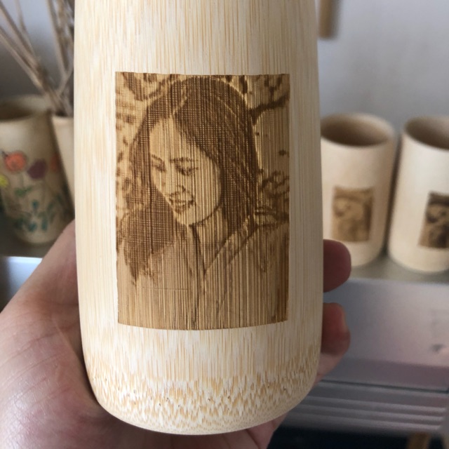 Ly trúc khắc laser