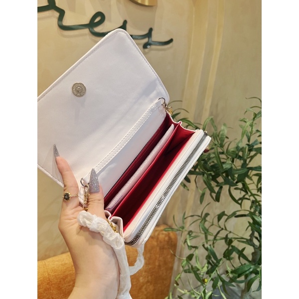 Cluth Dí Ỏ cầm tay