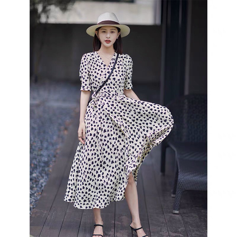 đầm lụa suông họa tiết cổ kiểu v chéo ngắn tay