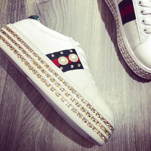 Gucci ngọc viền đế đinh sau
