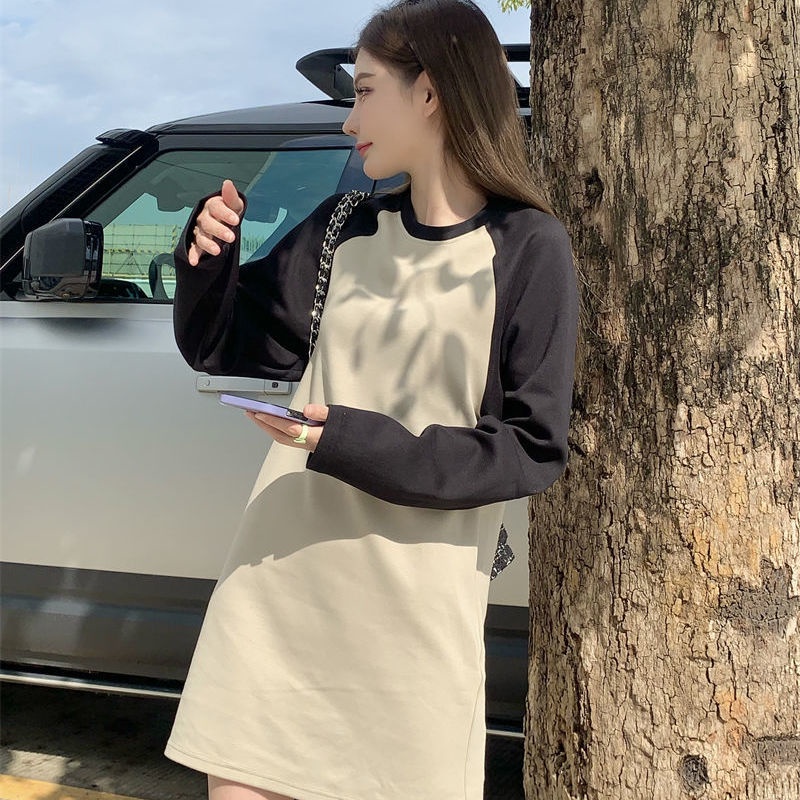 Đầm COZOKC dài tay cổ tròn dáng rộng phối màu tương phản thời trang