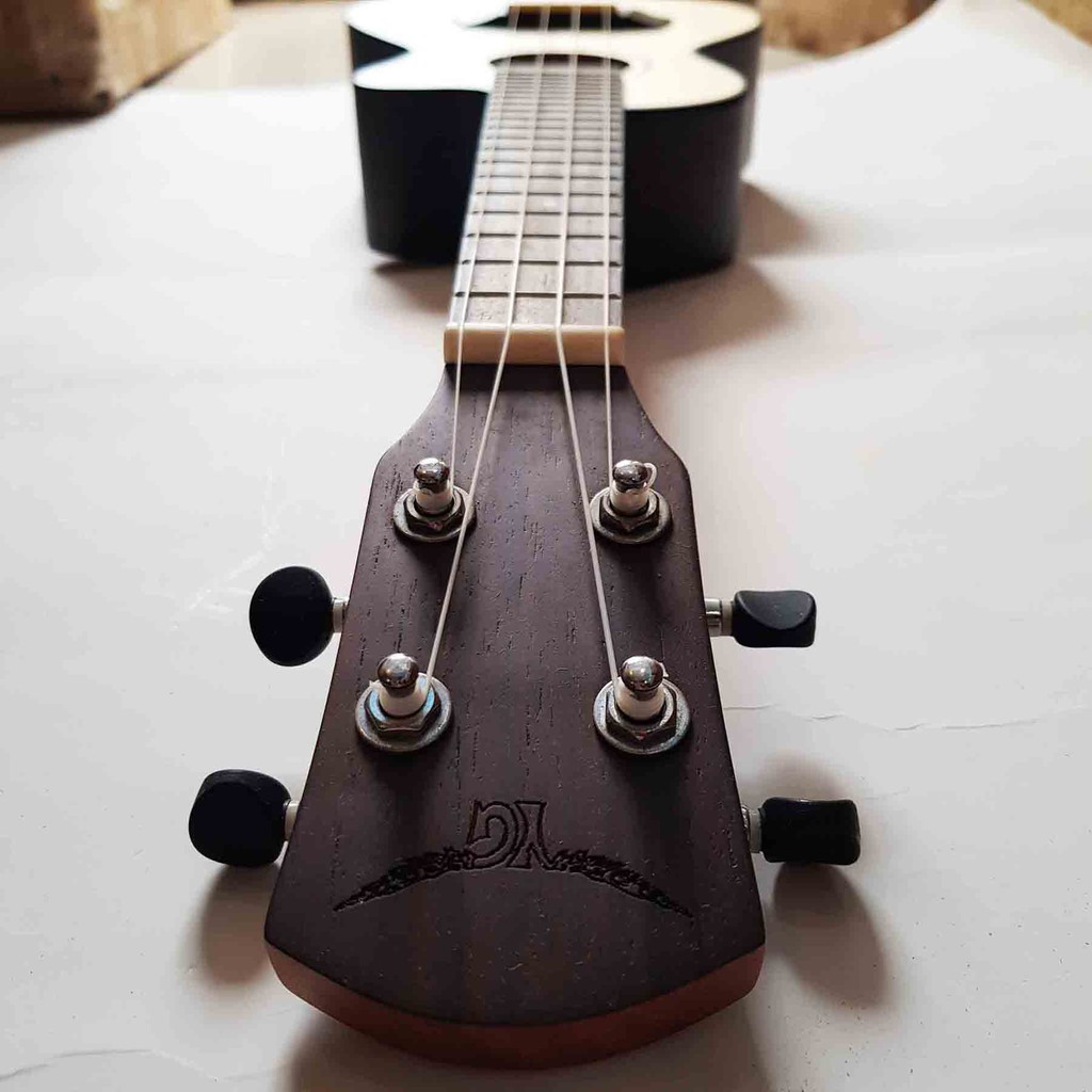 Đàn Ukulele 23&quot; Gỗ - Khuyết - xà cừ - MS brand